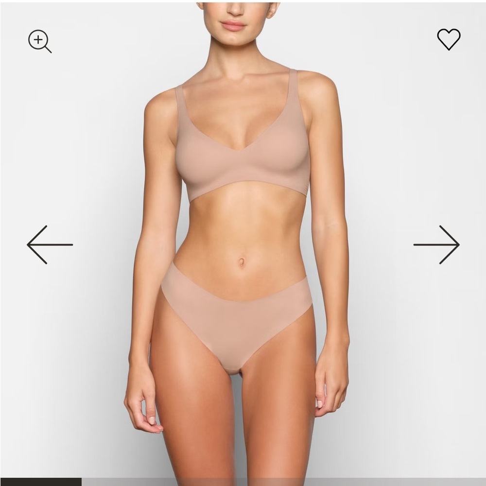 SKIMS Nude Bra